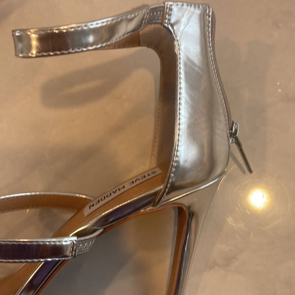 Steve Madden size 8.5 , 4 in heels EUC - Picture 5 of 12